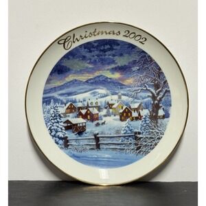 Vintage 2002 AVON Christmas Plate w 22K Gold Trim Home for the Holiday by Newsom